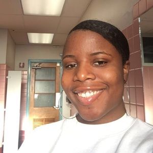 Meet your Posher, Monae